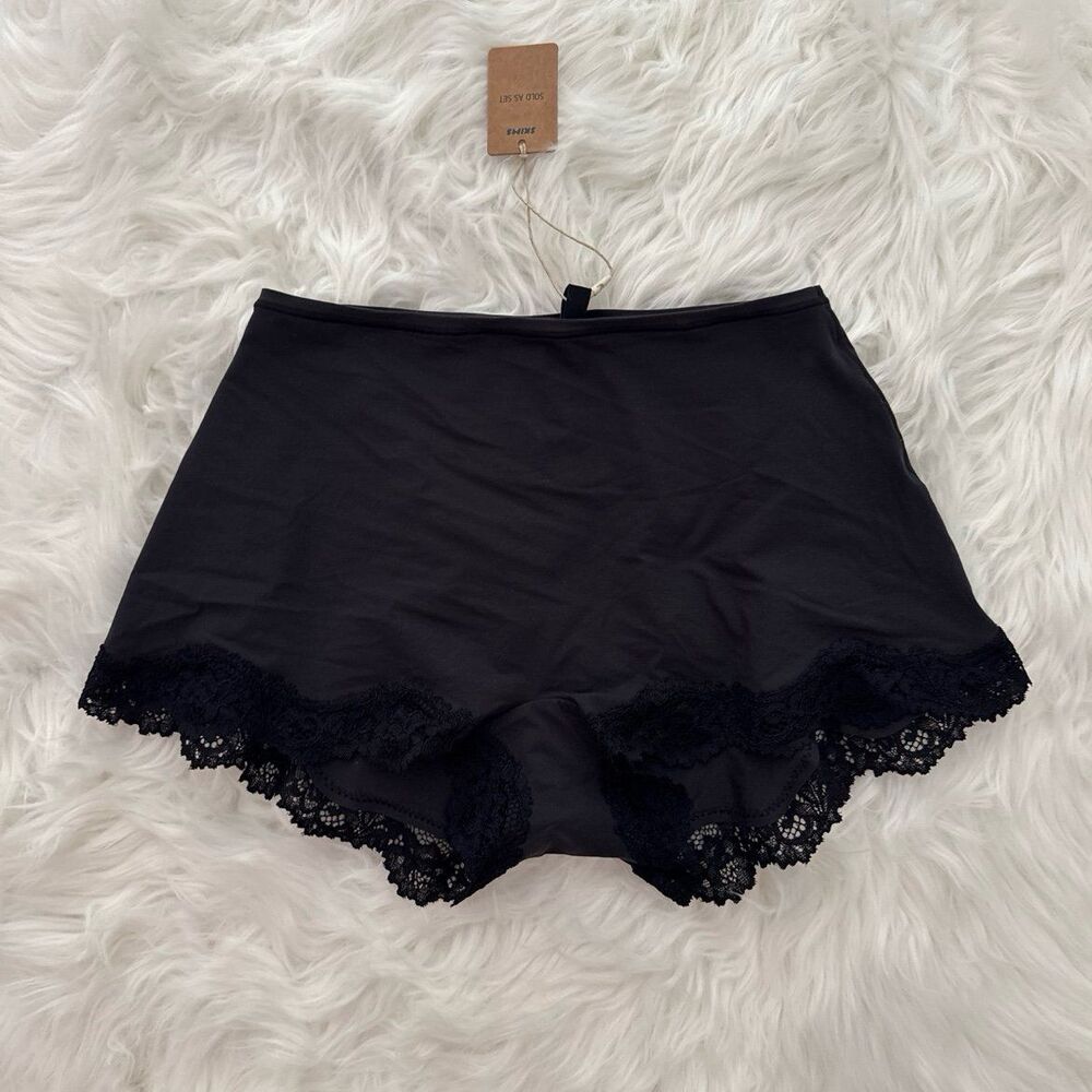 Skims Fits Everybody Lace Boyshort Onyx Size Medium